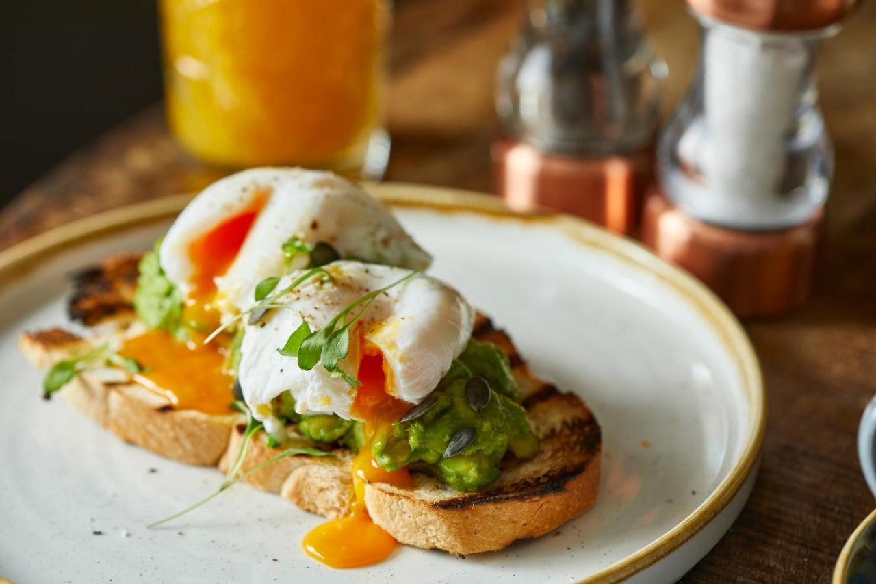 The Bower Inn Bridgwater Bagian luar foto Avocado on toast with a poached egg