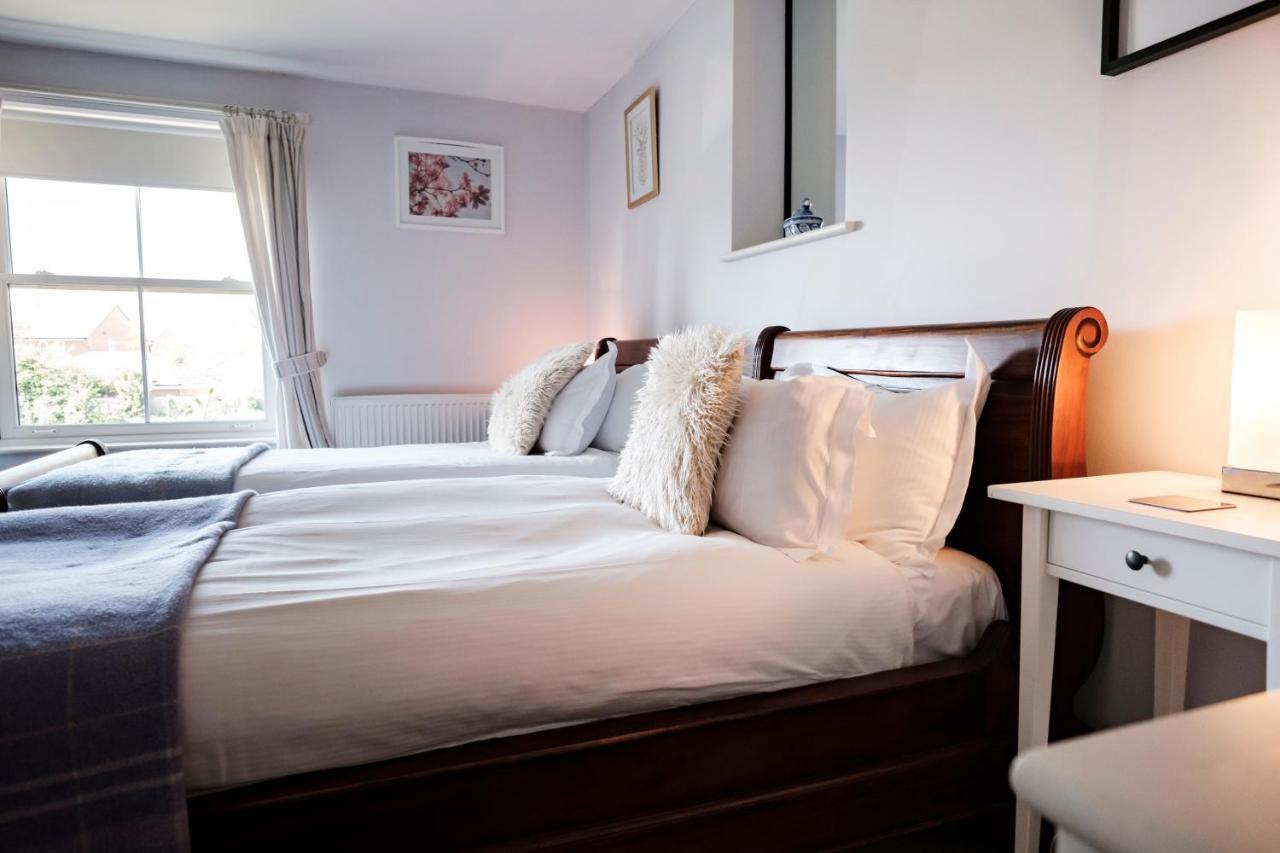 The Bower Inn Bridgwater Bagian luar foto A bedroom at the Old Mill