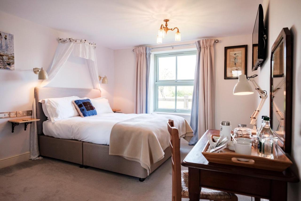 The Bower Inn Bridgwater Bagian luar foto The Old Inn, Westcott