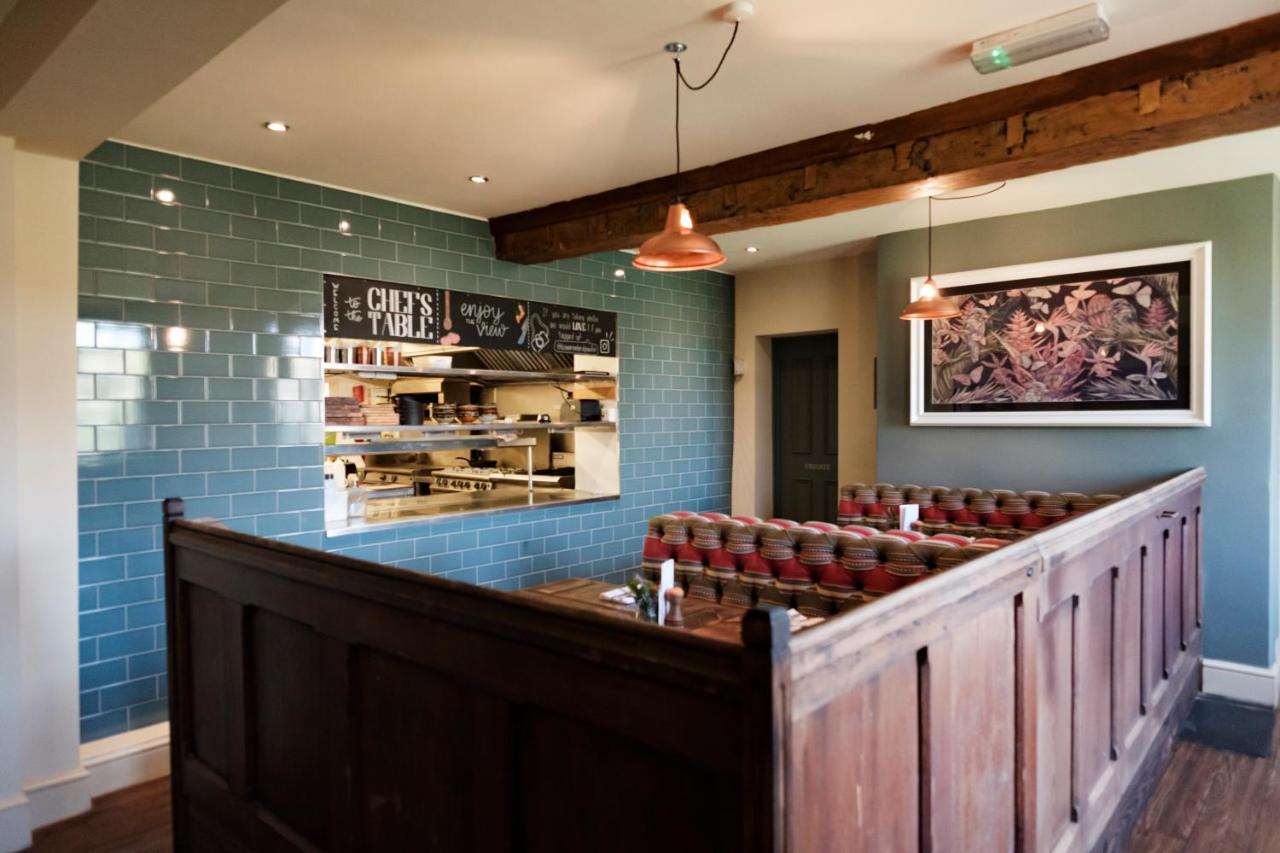 The Bower Inn Bridgwater Bagian luar foto Interior of the restaurant