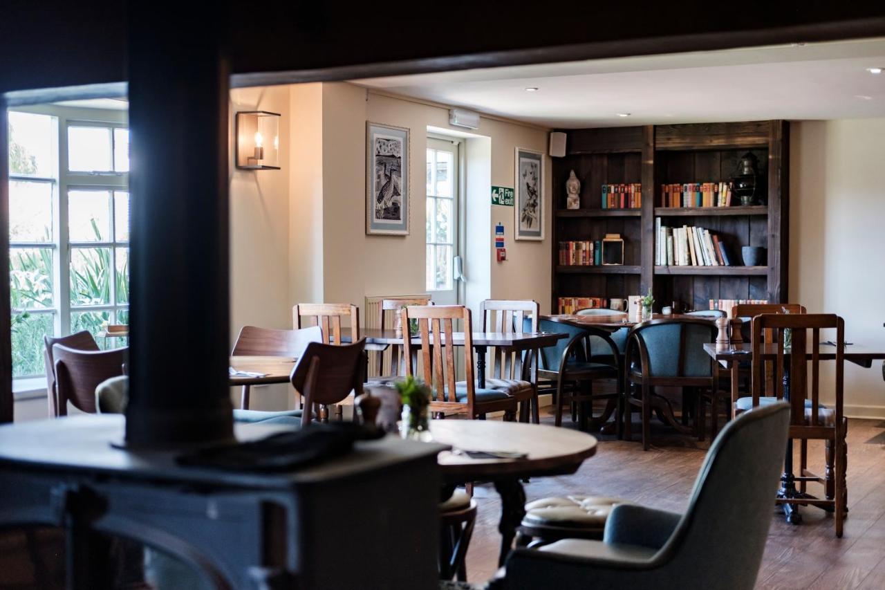 The Bower Inn Bridgwater Bagian luar foto The interior of the restaurant
